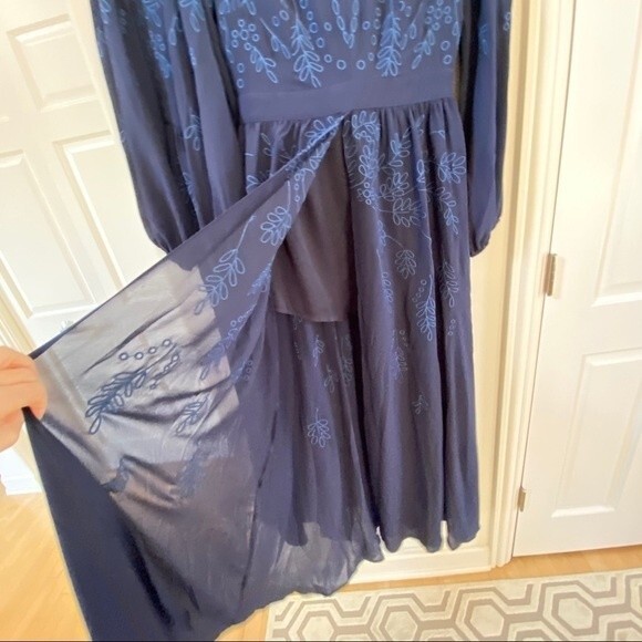 Honey Punch Coastal Vibes Embroidered Romper M NWT - Picture 7 of 14